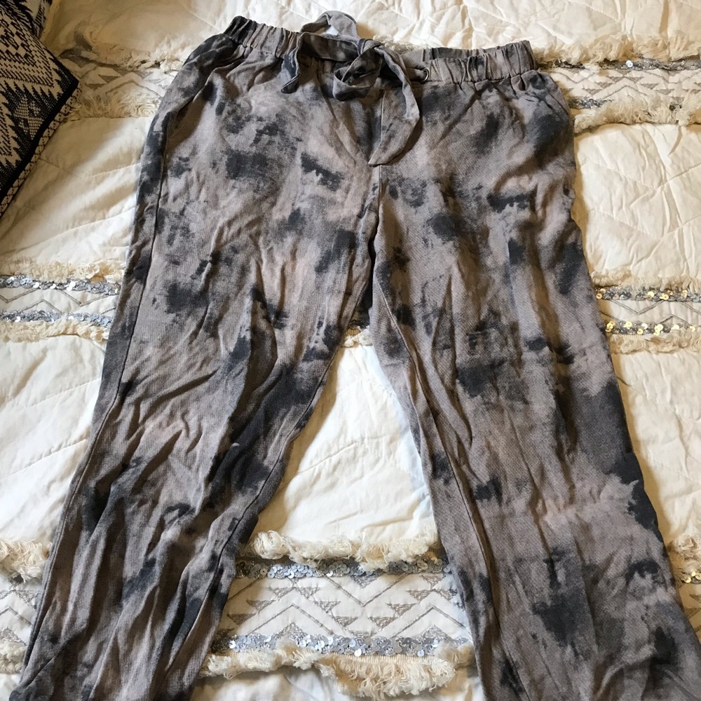 Joggers with tie waist